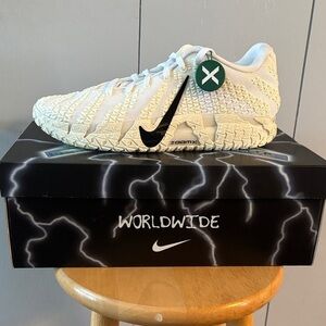 New in Box Nike Ja3 size 15